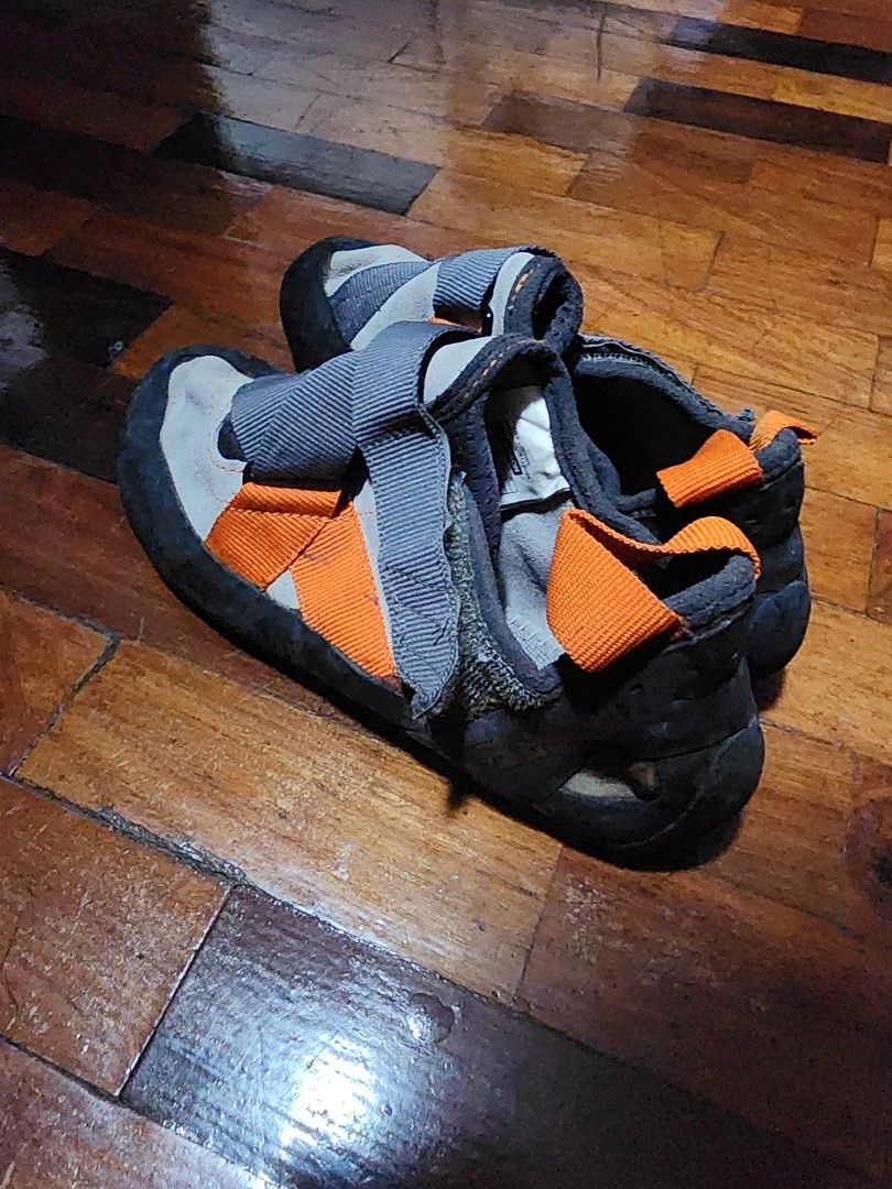 Decathlon Simond Climbing Shoes Orange Grey (Category: Other Sports Equipment and Supplies) located in Paranaque City. Submitted by bluegreen689 (Listing ID 1460451944, Image 2). Description: - Used Simond climbing shoes - Color: Orange and Grey - Features: Velcro straps for easy on/off - Sole: Excellent grip - Condition: 9/10 - Ideal for: Bouldering or sport climbing so 7, 24cm.