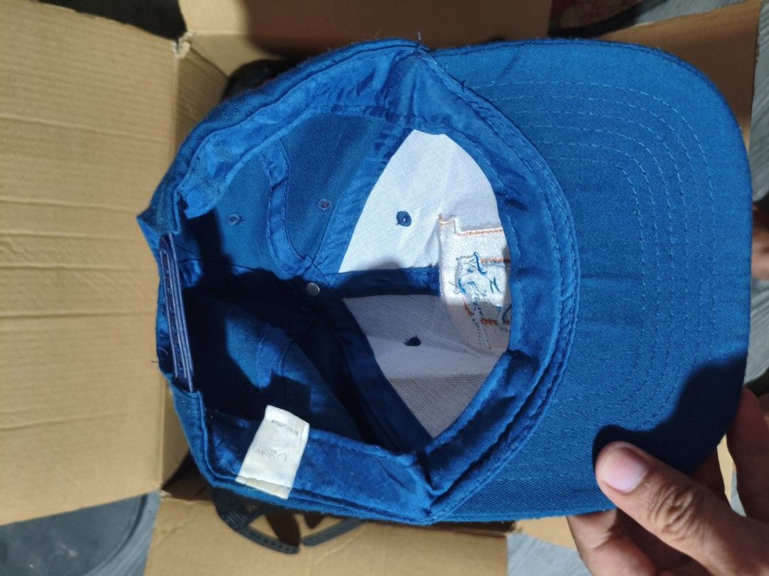 Denver Broncos Snapback (Category: Caps & Hats) located in Infanta. Submitted by gnystage (Listing ID 1460387582, Image 2). Description: Denver Broncos Snapback 300+sf.