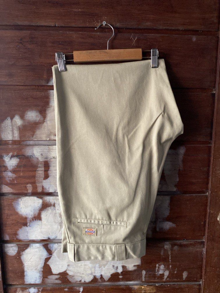 Dickies 874 Original Fit (Category: Chinos) located in Munoz. Submitted by lilyyy32211 (Listing ID 1460328749, Image 1). Description: .