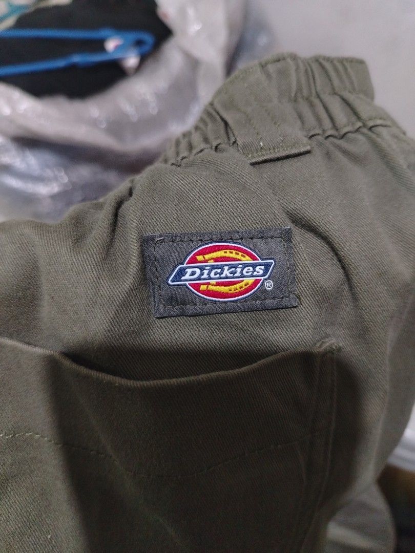 Dickies military Green Carpenter Pants (Category: Joggers) located in Rizal. Submitted by gmpastoffi75031 (Listing ID 1460502945, Image 3). Description: - military green Dickies jogger pants -dimes waist 28-32 length 37 - Elastic cuffs and waistband with button/zip closure - Two front pockets and two back pockets - Convenient carpenter loop on the side - Comfortable and relaxed fit.