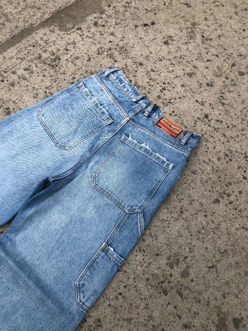 DIESEL ( UNISEX ) (Category: Jeans) located in Cabagan. Submitted by ukayflips (Listing ID 1460431385, Image 3). Description: DIMES W 30'31 TH 12.6 L 44 H 12 GOOD CONDITION COMPLETE TAGS HEAVY AND HARD DENIM ISSUE ❌.