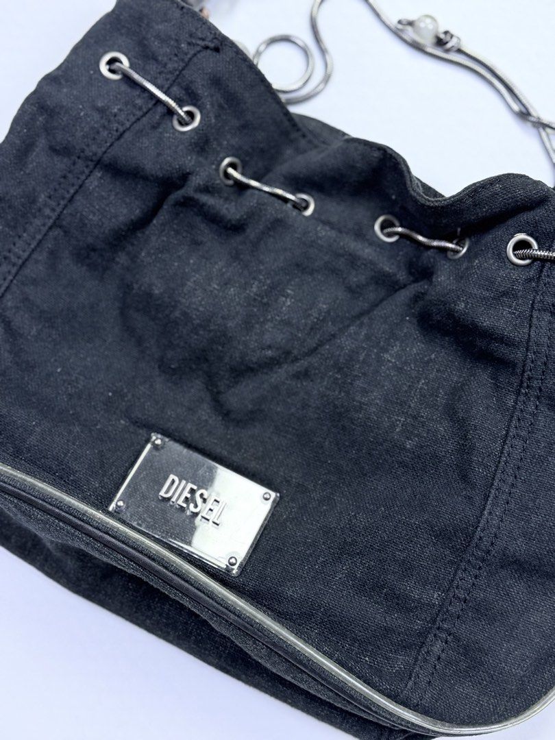 DIESEL Shoulder Bag (Category: Shoulder Bags) located in Kapangan. Submitted by keythsgs74798 (Listing ID 1460327318, Image 2). Description: VGUC Nego.