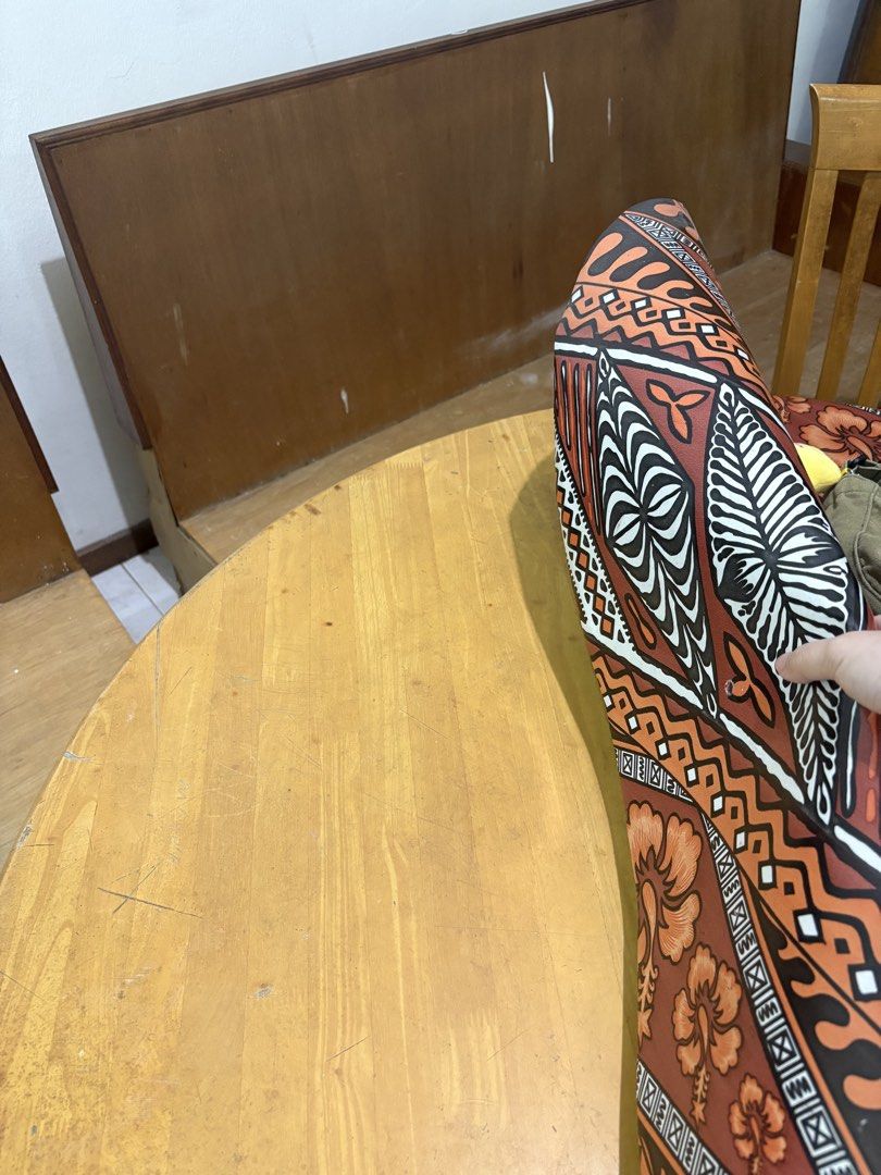 Dining table set (Category: Tables & Sets) located in Kuala Lumpur. Submitted by oceanocean00 (Listing ID 1459247657, Image 2). Description: 1 Table + 4 Chair ❗️Can remove the table mat, not sticker - Extra one chair but not in perfect condition, can take it along if you want - Table size : 120cm Diameter - Table top sticker can change yourself - Overall condition quite ok Self pick up at Kingfisher Plaza 88400 .