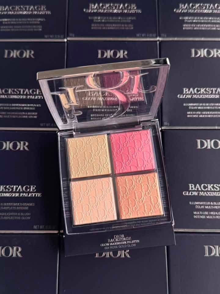 Dior Backstage Glow Maximizer Palette (Category: Makeup) located in Pasay City. Submitted by fortellebeauty.mnl (Listing ID 1460427643, Image 2). Description: Dior Backstage Glow Maximizer Palette 🌸 shades available: 001 Universal - ₱3400 004 Rose Gold - ₱3100 💯 GUARANTEED AUTHENTIC. ✅ Ready for shipping/pick up 📩 SEND ME A DM IG&FB Page: @fortellebeauty.mnl.