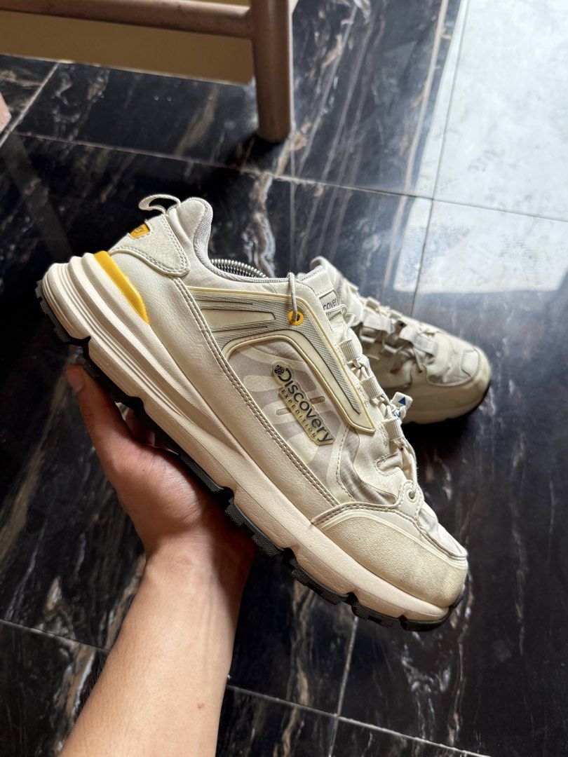 Discovery Expedition Beige Chunky Sneakers (Category: Sneakers) located in Davao. Submitted by rare.agustinsean (Listing ID 1460496697, Image 1). Description: - Size: US 9 (EU 44, 280mm) .