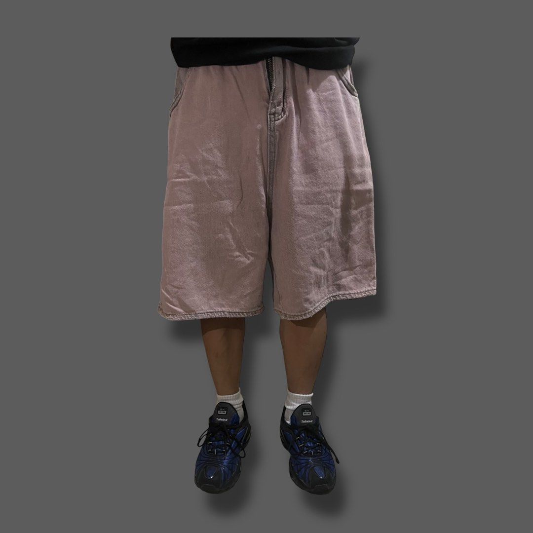 Distressed Pink Washed Baggy Denim Jeans (Category: Shorts) located in Binangonan. Submitted by solothuggin_ (Listing ID 1460417007, Image 3). Description: Distressed Pink Washed Baggy Denim Jeans • fitting sits perfectly, beautiful piece • hard denim & high quality fabric • pristine condition Waist: 26" - 33" Length: 22" Thigh: 14" Hem opening: 13.5" BEFORE: ₱480 free shipping nationwide thru J&T NOW: ₱200 + shipping fee Reminders: 1. Natural ro