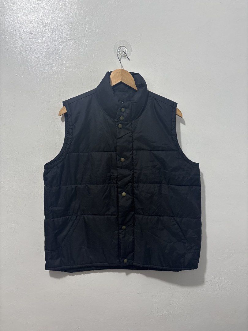 DKNY Black Vest Men XL (Category: Coats, Jackets and Outerwear) located in Balanga. Submitted by winterlab_ph (Listing ID 1460450460, Image 3). Description: Code: A849 Width: 23 Length: 24.5 Shoulders: 16 : minor scratches.