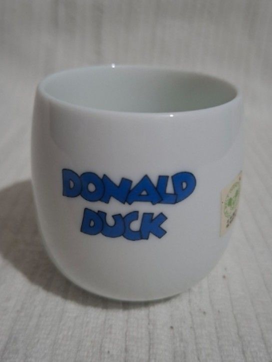 Donald Duck Ice Cream Cup (Category: Other Kitchenware & Tableware) located in Consolacion. Submitted by luxekerei (Listing ID 1460395459, Image 2). Description: .
