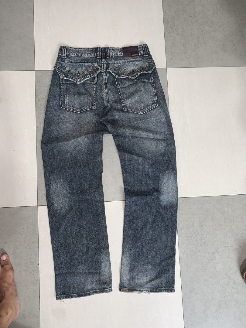 DONG JI JEANS Blue Denim Jeans (Category: Jeans) located in Taguig. Submitted by pili_na.ph (Listing ID 1460367433, Image 3). Description: - Brand: DONG JI JEANS - Style: Classic Straight Leg - Wash: Distressed - Closure: Button and Zip - Pockets: Multiple - Occasion: Casual Wear.