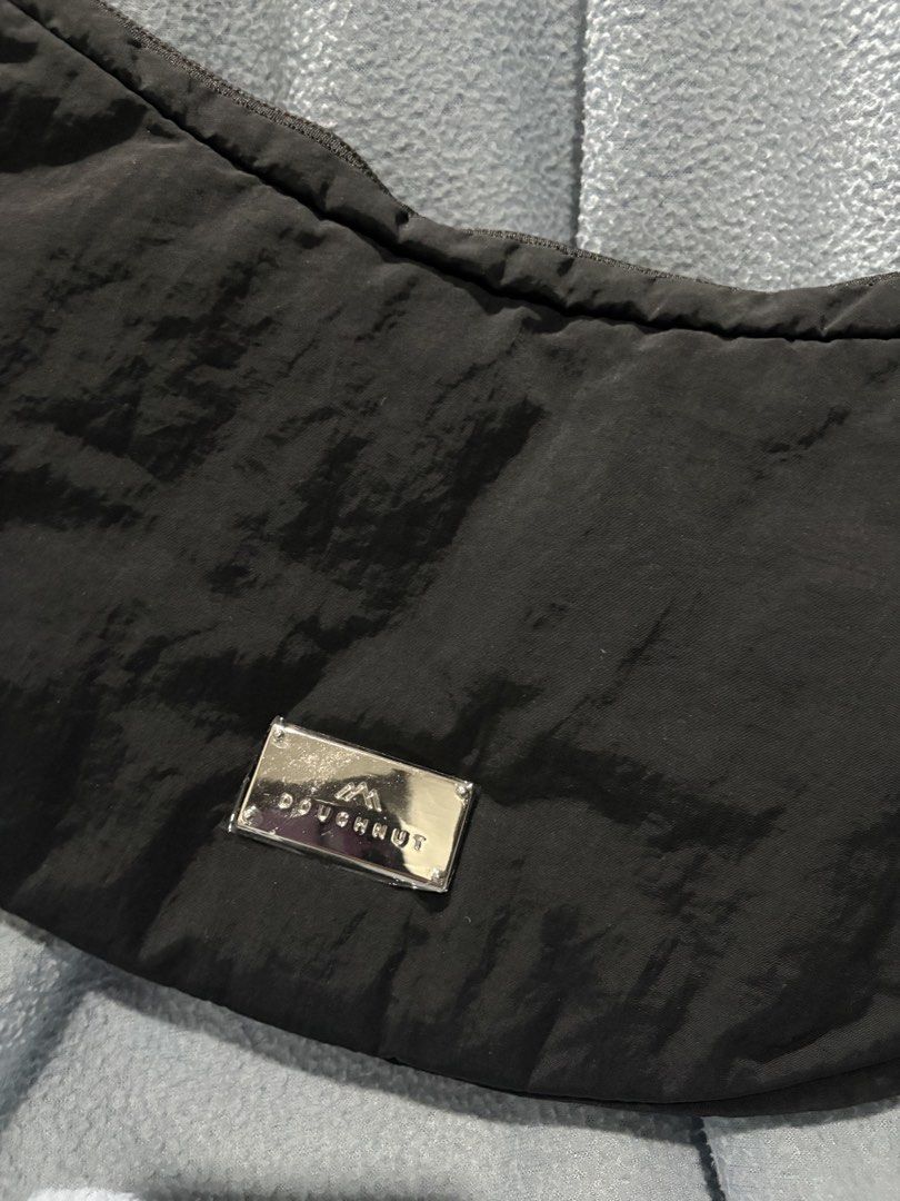 Doughnut Black Crossbody Bag (Category: Cross-body Bags) located in Quezon City. Submitted by lai.espina (Listing ID 1460460795, Image 2). Description: .