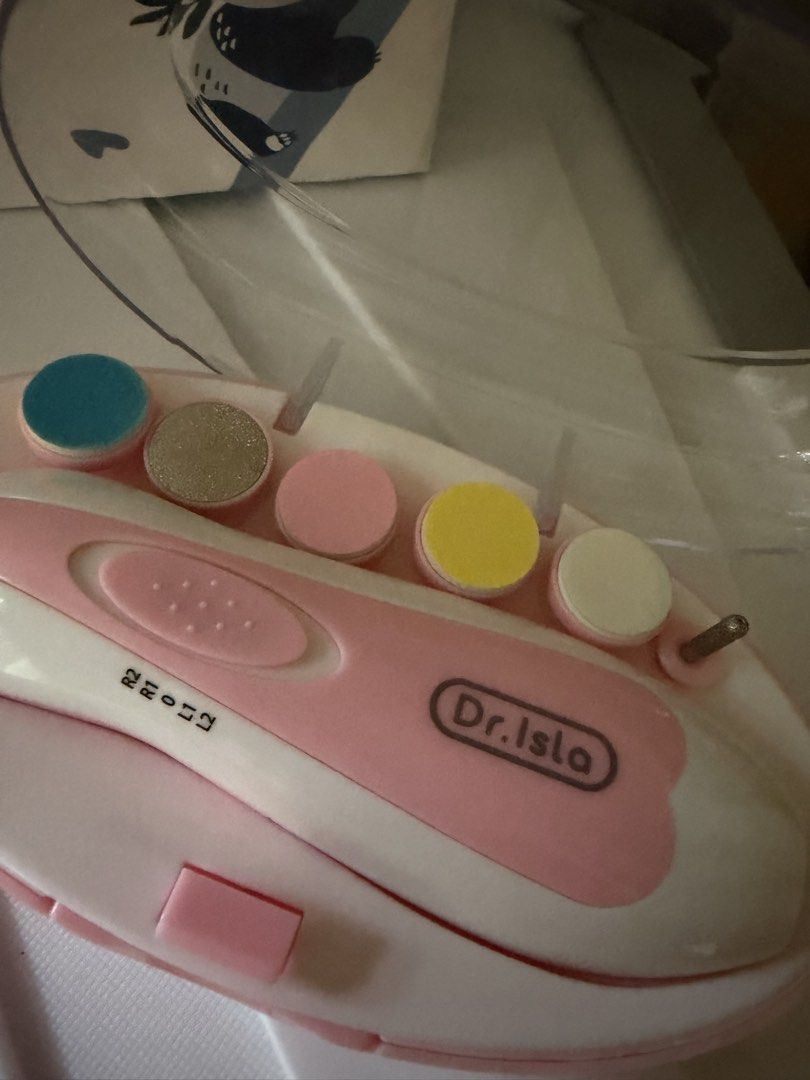 Dr. Isla Nail Trimmer (Category: Hands & Nails) located in Manila. Submitted by declutterforamari (Listing ID 1460369671, Image 3). Description: Never used only removed from box. .