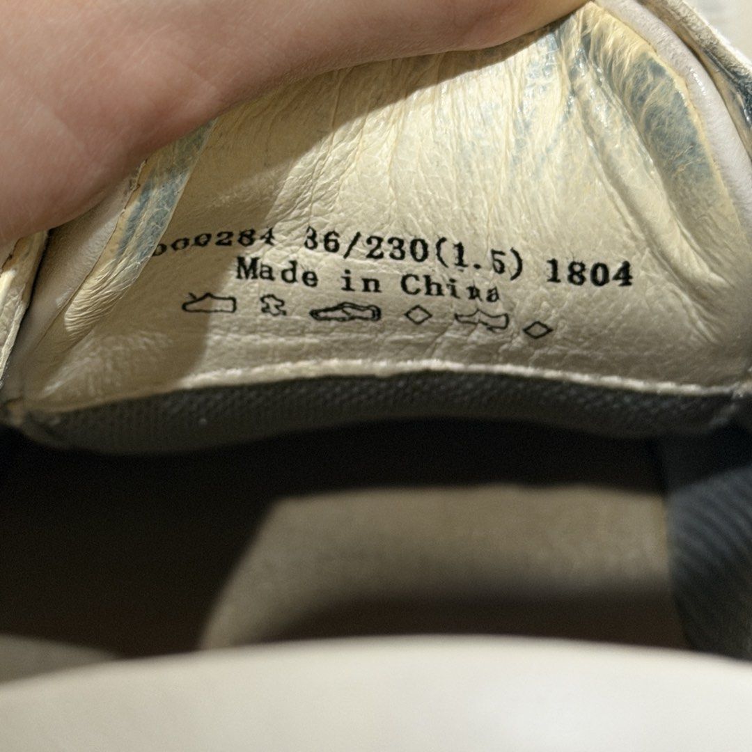 DR KONG White Sneakers (Category: Sneakers) located in Quezon City. Submitted by eavie.ong (Listing ID 1460380173, Image 3). Description: .