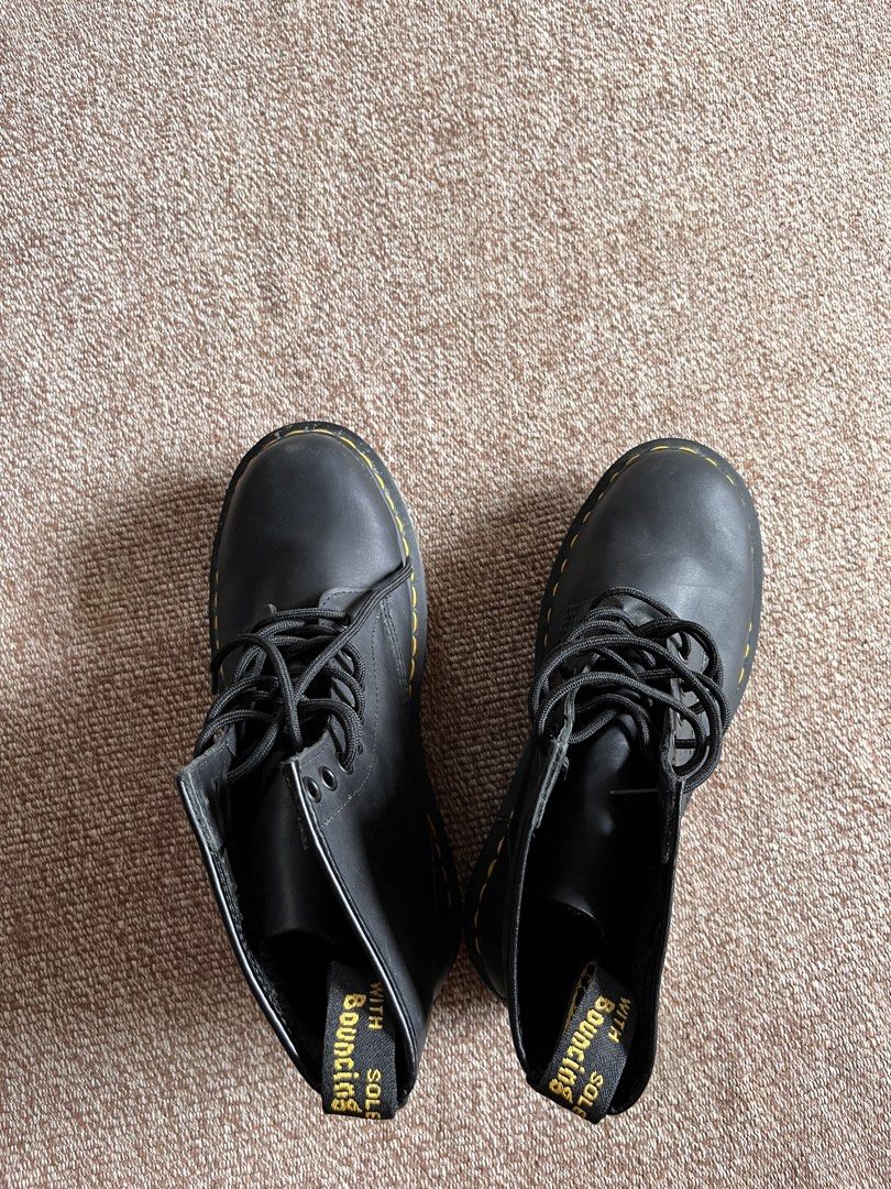 Dr Martens (Category: Boots) located in Cantilan. Submitted by herson23 (Listing ID 1460439143, Image 3). Description: Brand New Condition Without Box Not Used.
