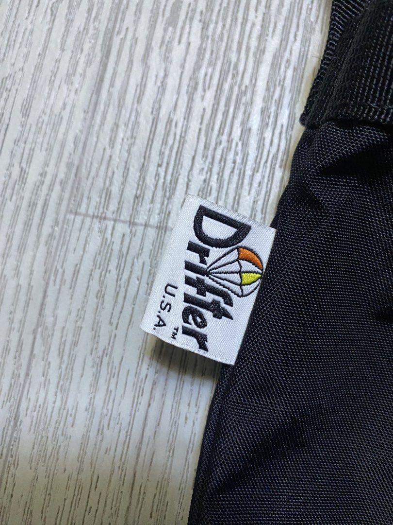 Drifter USA elementary tote 2 way bag (Category: Tote Bags) located in Pasig City. Submitted by terrencec34805 (Listing ID 1460498179, Image 2). Description: Drifter USA Elementary tote 2 way bag Excellent condition as new .