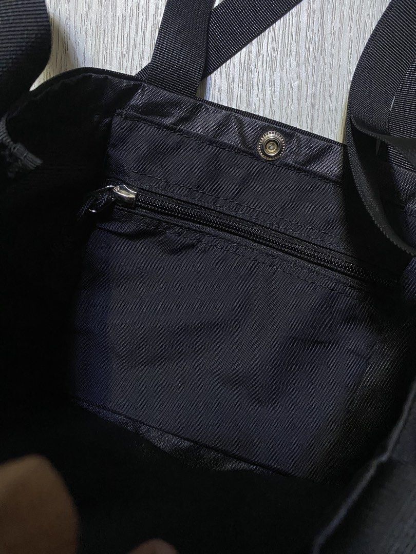Drifter USA elementary tote 2 way bag (Category: Tote Bags) located in Pasig City. Submitted by terrencec34805 (Listing ID 1460498179, Image 3). Description: Drifter USA Elementary tote 2 way bag Excellent condition as new .