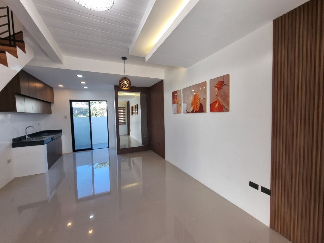 DULALIA RESIDENCES MEYCAUAYAN (Category: Townhouse) located in Valenzuela. Submitted by dulaliahomes.official (Listing ID 1460312908, Image 3). Description: 🏡 DULALIA RESIDENCES MEYCAUAYAN 📍 L. Suller St., Brgy. Pandayan, Meycauayan, Bulacan ✨ APRICOT MODEL ✨ 💰 Selling Price: ₱5,565,000.00 🏠 Property Details: • 3 Bedrooms • 2 Toilet & Bath • Lot Area: 60 sqm • Floor Area: 78 sqm 📍 Nearby Establishments: • 1 km from NLEX Meycauayan Exit • 1 k