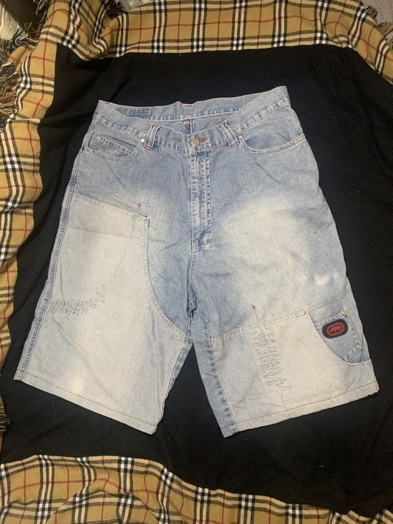 ECKO Unltd. Denim Shorts with Graphic Print (Category: Shorts) located in Cagayan de Oro. Submitted by chabermz (Listing ID 1460475981, Image 2). Description: - ECKO Unltd. denim shorts - Light wash denim - Cool rhino graphic on the back - Convenient cargo pocket on the side - Secure button fly closure - Ideal for everyday casual wear Dimes W- 36 T- 15 Leg opeining- 12 Length- 24.
