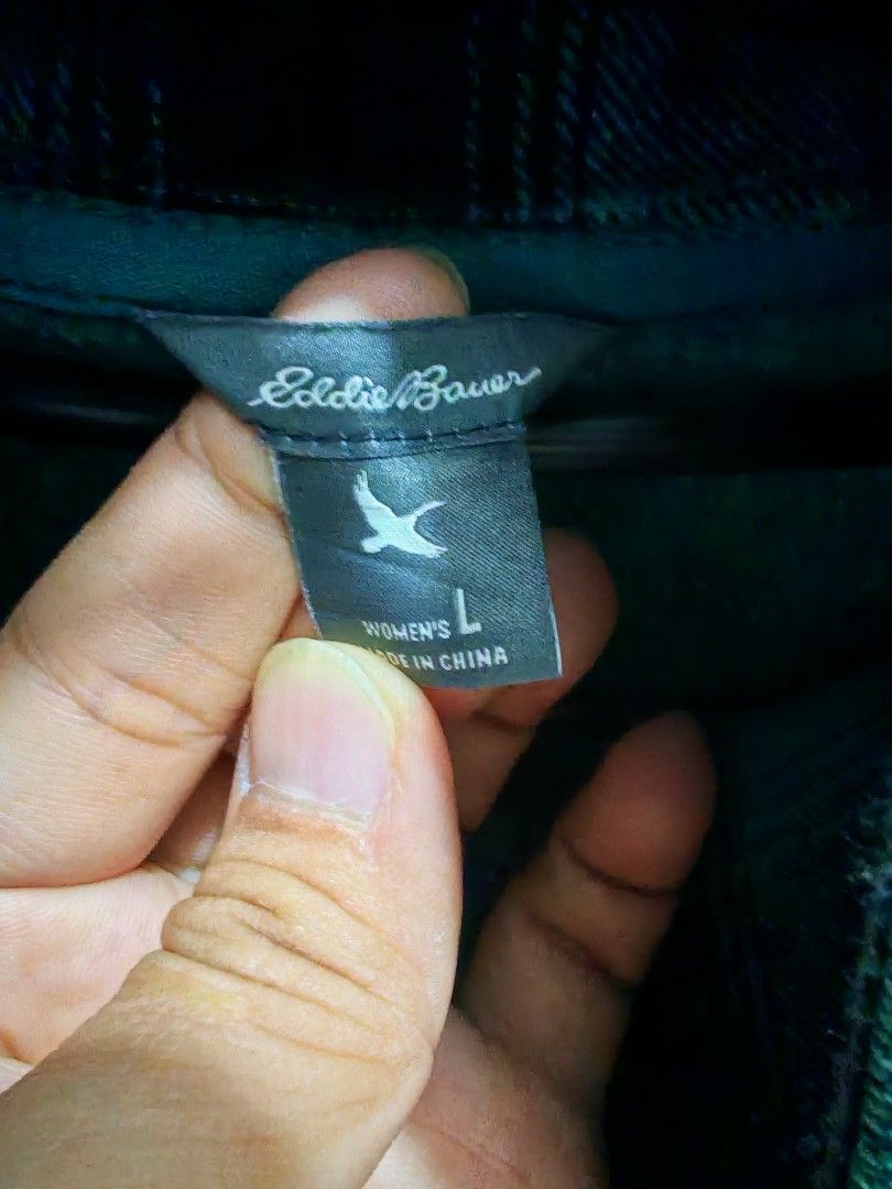 Eddie Bauer jacket (Category: Coats, Jackets and Outerwear) located in Mandaluyong City. Submitted by fiercestorm.31 (Listing ID 1460339062, Image 3). Description: Eddie Bauer cotton jacket excellent condition 21 w 29 l olive green button down with zipper.