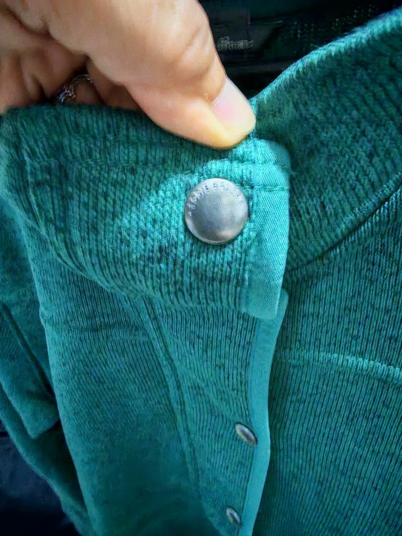 Eddie Bauer jacket (Category: Coats, Jackets and Outerwear) located in Mandaluyong City. Submitted by fiercestorm.31 (Listing ID 1460339062, Image 2). Description: Eddie Bauer cotton jacket excellent condition 21 w 29 l olive green button down with zipper.