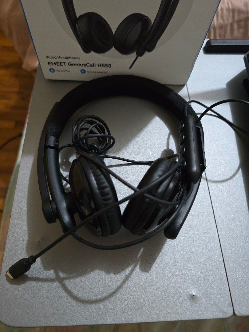 EMEET GeniusCall HS50 (Category: Headphones & Headsets) located in Manila. Submitted by cinammi (Listing ID 1460434872, Image 1). Description: Only has C type cord. USB not included. No damage. 📌MOP Payment first via BPI/Maribank/Chinabank 📌Shipping at buyer’s expense 📌Feel free to message me for inquiries, thank you!.
