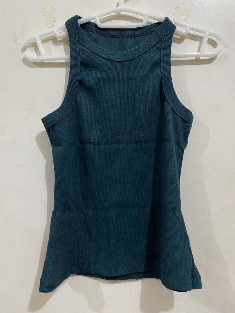 Emerald Green Ribbed Racerback Tank Top (Category: Sleeveless) located in Taguig. Submitted by maly01_ (Listing ID 1460371588, Image 1). Description: - fits small to medium frames dm for inquiries :).