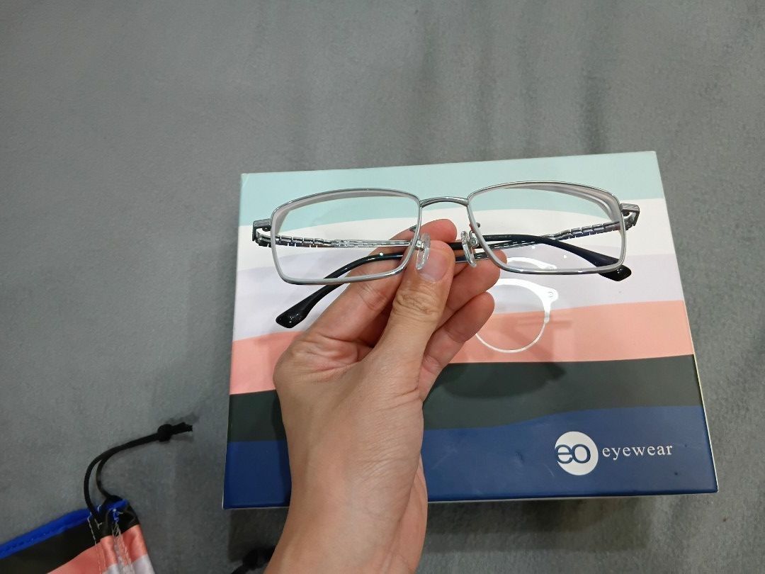 EO Eyewear (Category: Sunglasses & Eyewear) located in Manila. Submitted by elixir26 (Listing ID 1460442923, Image 1). Description: -in excellent condition -bought year 2024 never been used nakatago lang hindi trip gamitin ng may ari -pwede papalitan yung lense -flexible -comes in complete box, hard case, mini screw, pouch bag, microfiber cloth, original lenses included (as posted photos) note: warranty invalid since 12months after purchase lang 