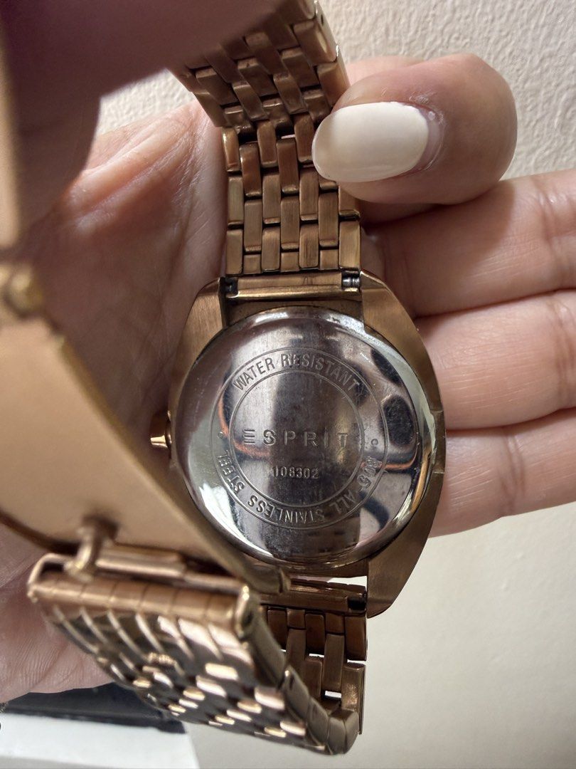 Esprit Rose Gold Watch (Category: Women's Watches) located in Quezon City. Submitted by samutsariatpb (Listing ID 1460446837, Image 2). Description: - Rose gold Esprit watch - Water resistant - Stainless steel back - Simple and classic design - Perfect for everyday wear - Adjustable band.