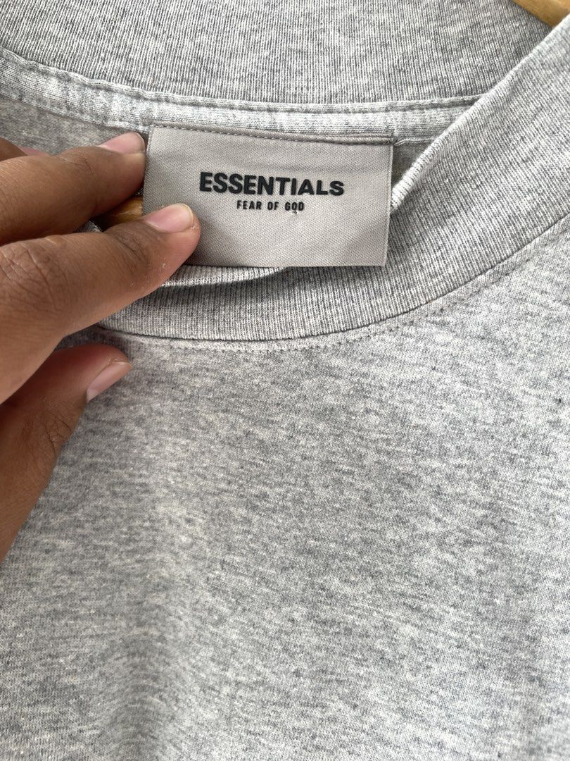 essential (Category: Coats, Jackets and Outerwear) located in Manila. Submitted by kyleee_ld (Listing ID 1460391173, Image 3). Description: .