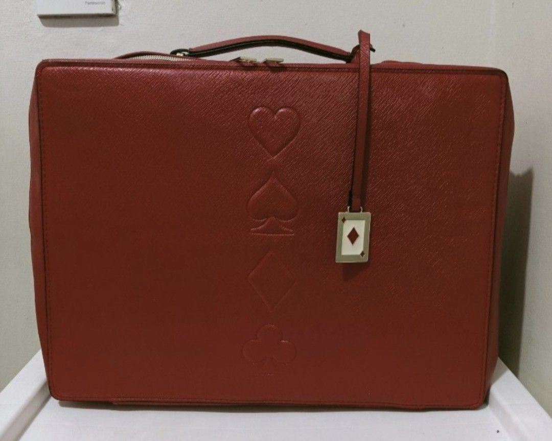 Estee Lauder Make Up Bag (Category: Clutches) located in Quezon City. Submitted by uydaisy1979 (Listing ID 1460465652, Image 1). Description: .