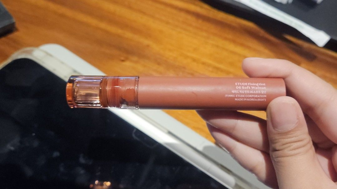 ETUDE Fixing Tint 06 Soft Walnut (Category: Makeup) located in Quezon City. Submitted by ohhlalawho (Listing ID 1460499930, Image 2). Description: ETUDE Fixing Tint - 06 Soft Walnut - Matte finish - Neutral shade, great for everyday wear - Recently purchased, like new - Will be sanitized before ship out can give a discount if purchased with other items.