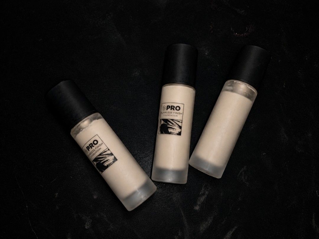 Everbilena Pro Foundation (beige is not available) (Category: Makeup) located in Los Banos. Submitted by ashleymizh09745 (Listing ID 1460347918, Image 1). Description: Has been swatched for 2 times. 200 take all shades: 1. Natural 2. Beige ( not available anymore) 3. Gold.