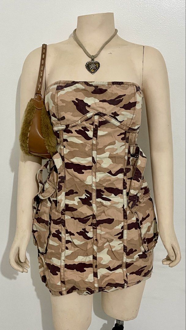 F21 Comoflage dress (Category: Dresses) located in Cavite. Submitted by gwythrifts (Listing ID 1460465341, Image 1). Description: ⚞^. .^⚟ F21 Tube Dress ₱ 299 Size: Medium Condition: 10/10 📍General Trias.