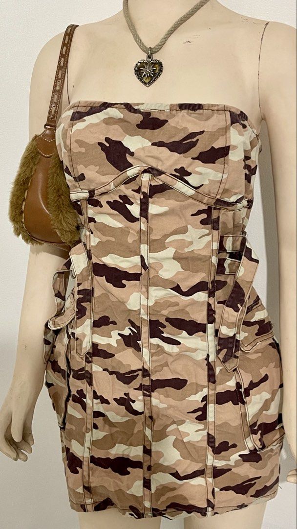 F21 Comoflage dress (Category: Dresses) located in Cavite. Submitted by gwythrifts (Listing ID 1460465341, Image 2). Description: ⚞^. .^⚟ F21 Tube Dress ₱ 299 Size: Medium Condition: 10/10 📍General Trias.