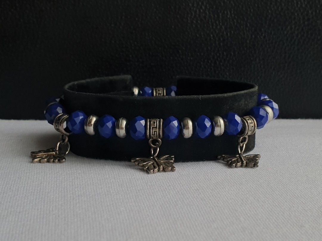 Faceted Blue Natural Stone Bracelet (Category: Bracelets) located in Quezon City. Submitted by WasalakTwo (Listing ID 1460315079, Image 2). Description: Bought in Japan High quality Goodcondition Clean and presentable Open for delivery nationwide.