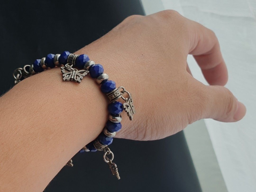 Faceted Blue Natural Stone Bracelet (Category: Bracelets) located in Quezon City. Submitted by WasalakTwo (Listing ID 1460315079, Image 3). Description: Bought in Japan High quality Goodcondition Clean and presentable Open for delivery nationwide.