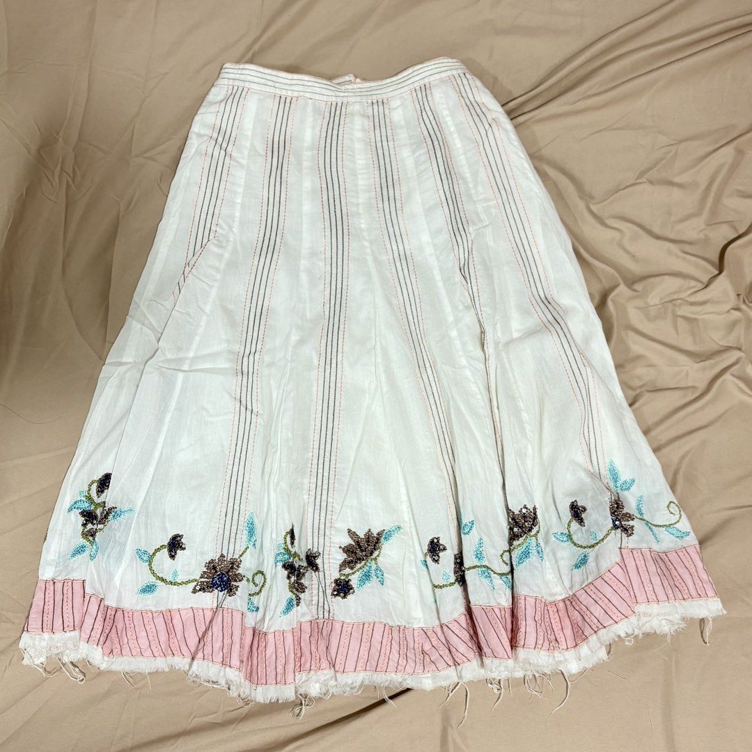 Fairy Sequin Midi 100% Cotton skirt (Category: Skirts) located in Tuguegarao City. Submitted by shopaholiccccs (Listing ID 1460449771, Image 1). Description: 28 inches waist can be low or high waist with cute flower sequin detail and pink & brown contrast stitching 100% cotton y2k vintage.