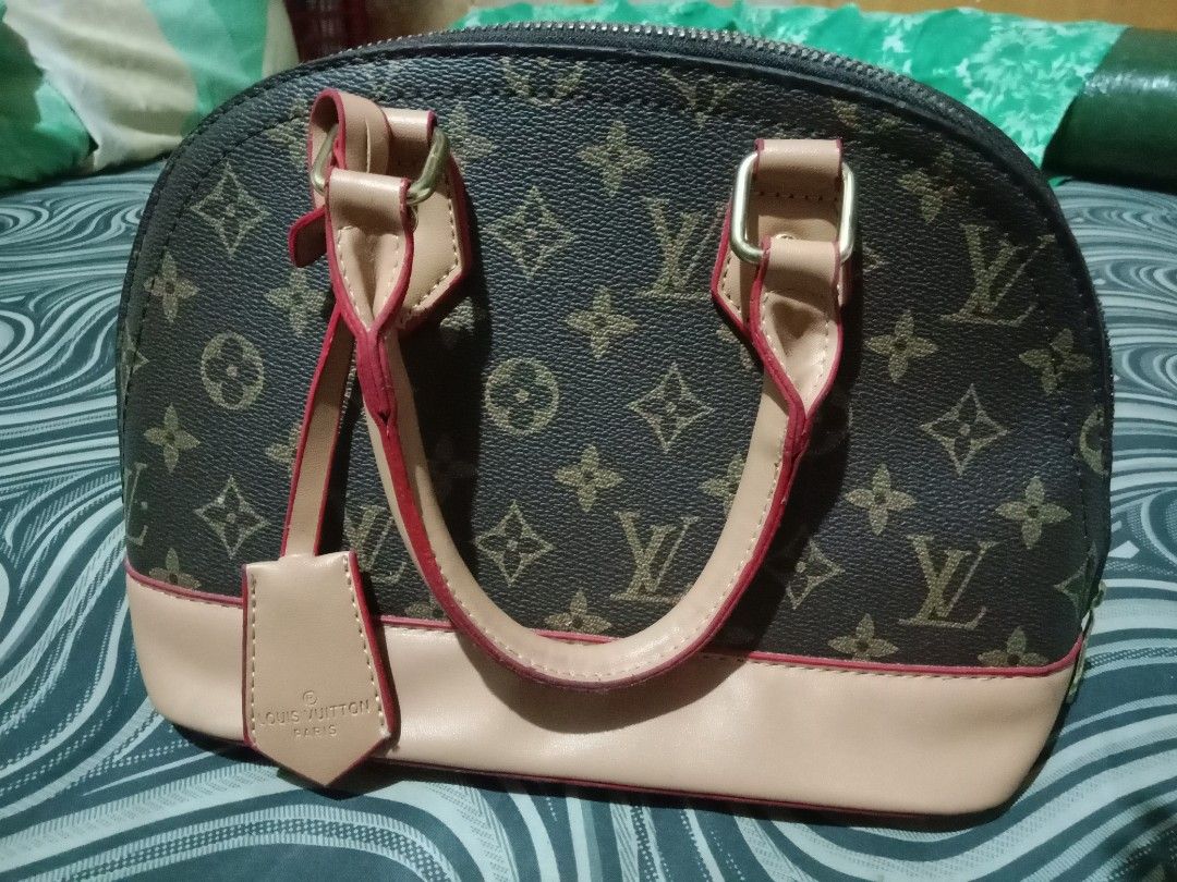 Fashion bag alma (Category: Shoulder Bags) located in Manila. Submitted by kristhine19 (Listing ID 1460385296, Image 3). Description: .