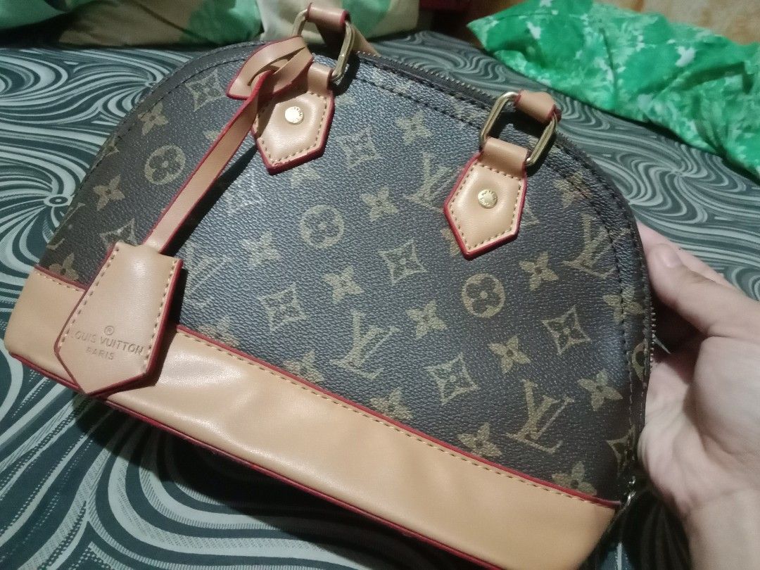 Fashion bag alma (Category: Shoulder Bags) located in Manila. Submitted by kristhine19 (Listing ID 1460385296, Image 2). Description: .