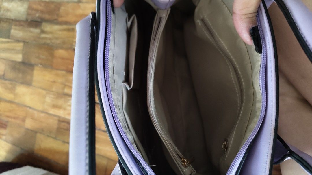 Figliarina Office Bag (Category: Luxury Bags & Wallets) located in Mandaluyong City. Submitted by nchllmnrd (Listing ID 1460399928, Image 3). Description: - used once - buyer will shoulder the sf - can do meetups around Mandaluyong or Cubao.