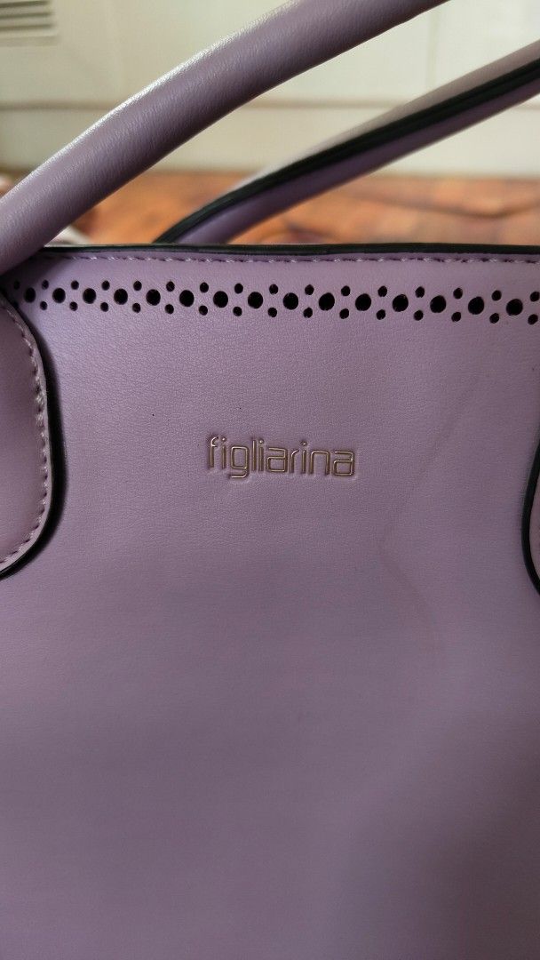 Figliarina Office Bag (Category: Luxury Bags & Wallets) located in Mandaluyong City. Submitted by nchllmnrd (Listing ID 1460399928, Image 2). Description: - used once - buyer will shoulder the sf - can do meetups around Mandaluyong or Cubao.