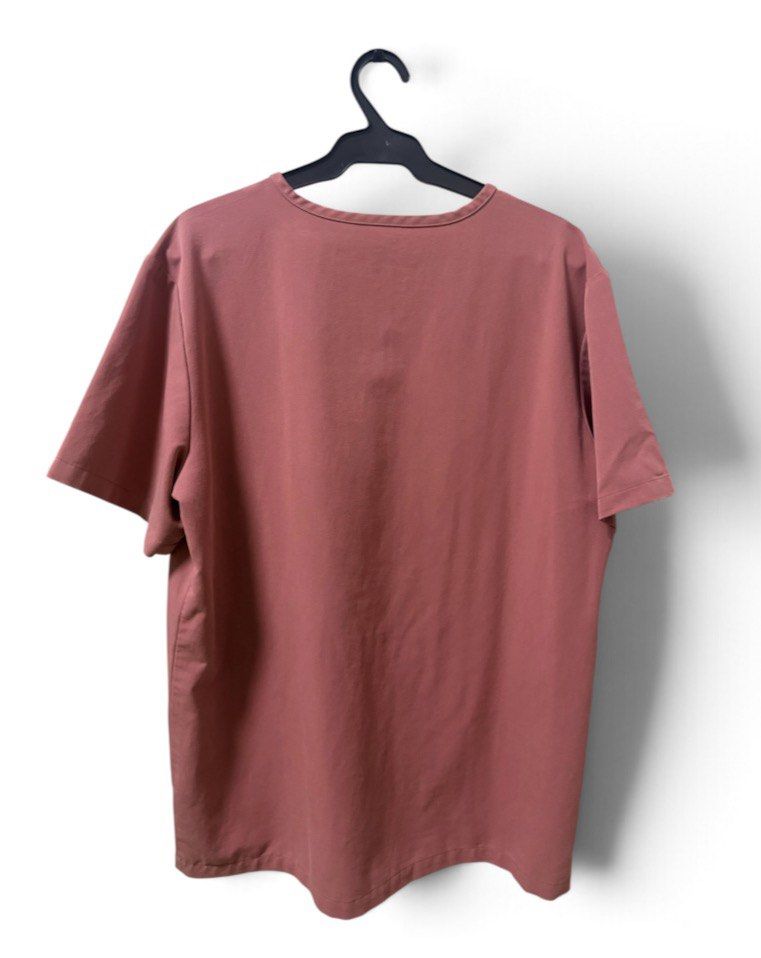 FIGS Leon Scrub Top & Pants (Category: Activewear) located in Caloocan City. Submitted by joshuangeles.21 (Listing ID 1460487047, Image 3). Description: FIGS scrubs for MEN (Mauve) Color: Mauve Size: Leon Scrub Top (Large) & Pisco Straight-Leg Pants (Large) Original price: 4700 pesos Selling price: 3000 ONLY More than 10x nasuot pero 9/10 pa RFS: Declutterring .