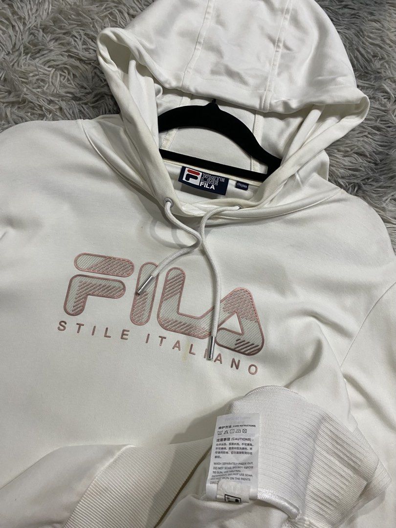 Fila hoodie (Category: Coats, Jackets and Outerwear) located in Manila. Submitted by kurtmnla (Listing ID 1460472130, Image 3). Description: Fila Hoodie Size xsfit/ Unisex Dimes 20 x23 Good condition/ issue dirt 📍Quezon city.