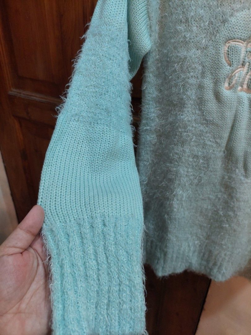 FIORUCCI Y2K EMBROIDERED KNIT SWEATER (Category: Others Tops) located in San Pedro. Submitted by cyanide.slug.cat (Listing ID 1460424172, Image 3). Description: bnwt small 36-40" bust 27" length.