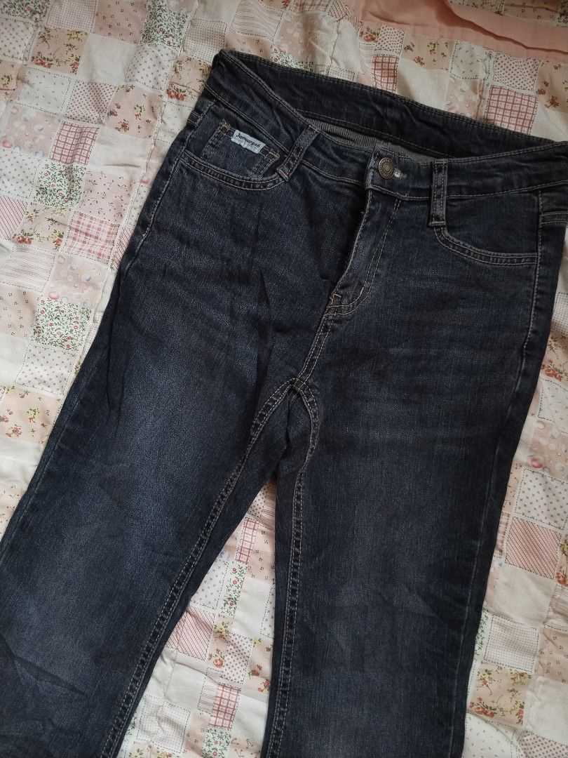 Flared Jeans (Category: Jeans) located in Cebu City. Submitted by thrift_with_anjel (Listing ID 1460321311, Image 3). Description: ❀.ೃ࿔Flared Jeans❀.ೃ࿔* 🌸Waist: 28-30 🌸Length: 38 🌷Mine: 380(AU).