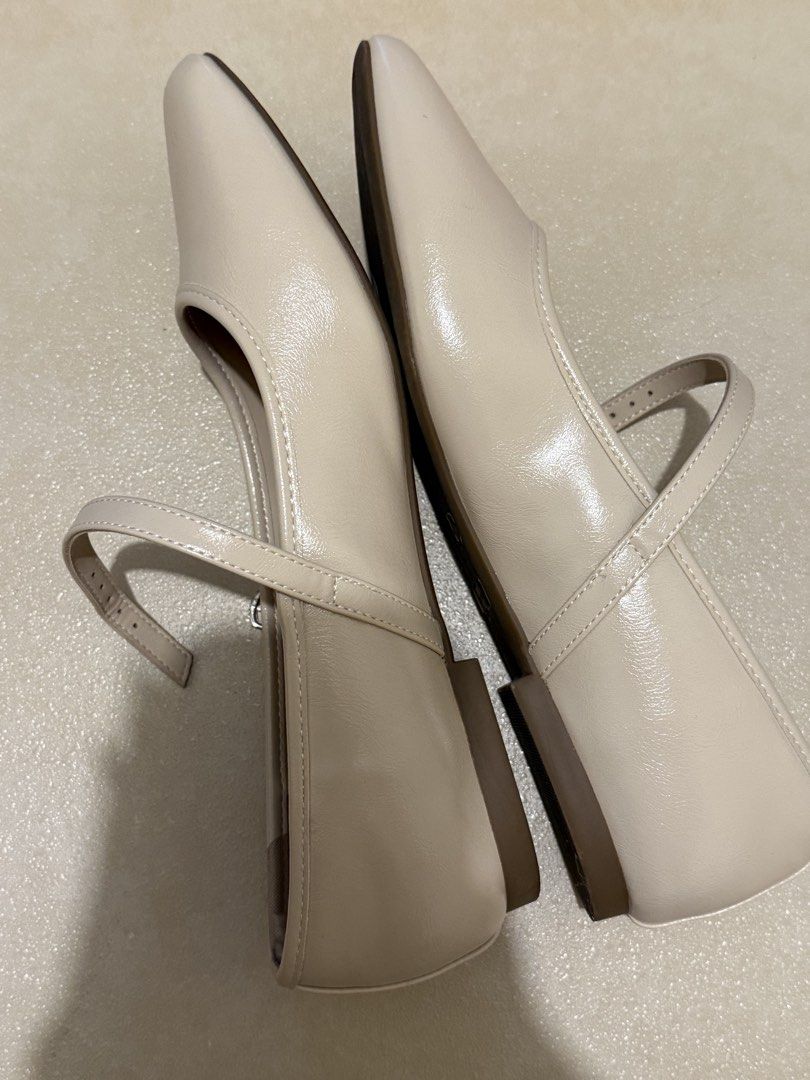 Flats - Cream/Beige Call It Spring W9 with BOX (Category: Flats & Sandals) located in Manila. Submitted by cooldragon_2d8241 (Listing ID 1460402219, Image 2). Description: Worn once Rfs: too small on me US W 9 EU W 40 MAKATI AREA.