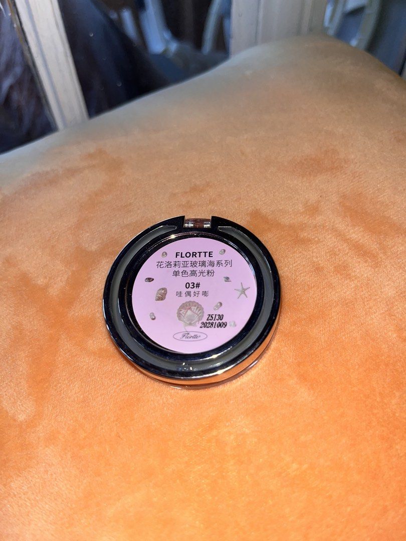Flortte Matte Highlighter Shade #3 (Category: Makeup) located in San Pedro. Submitted by dcsag (Listing ID 1460307437, Image 2). Description: .