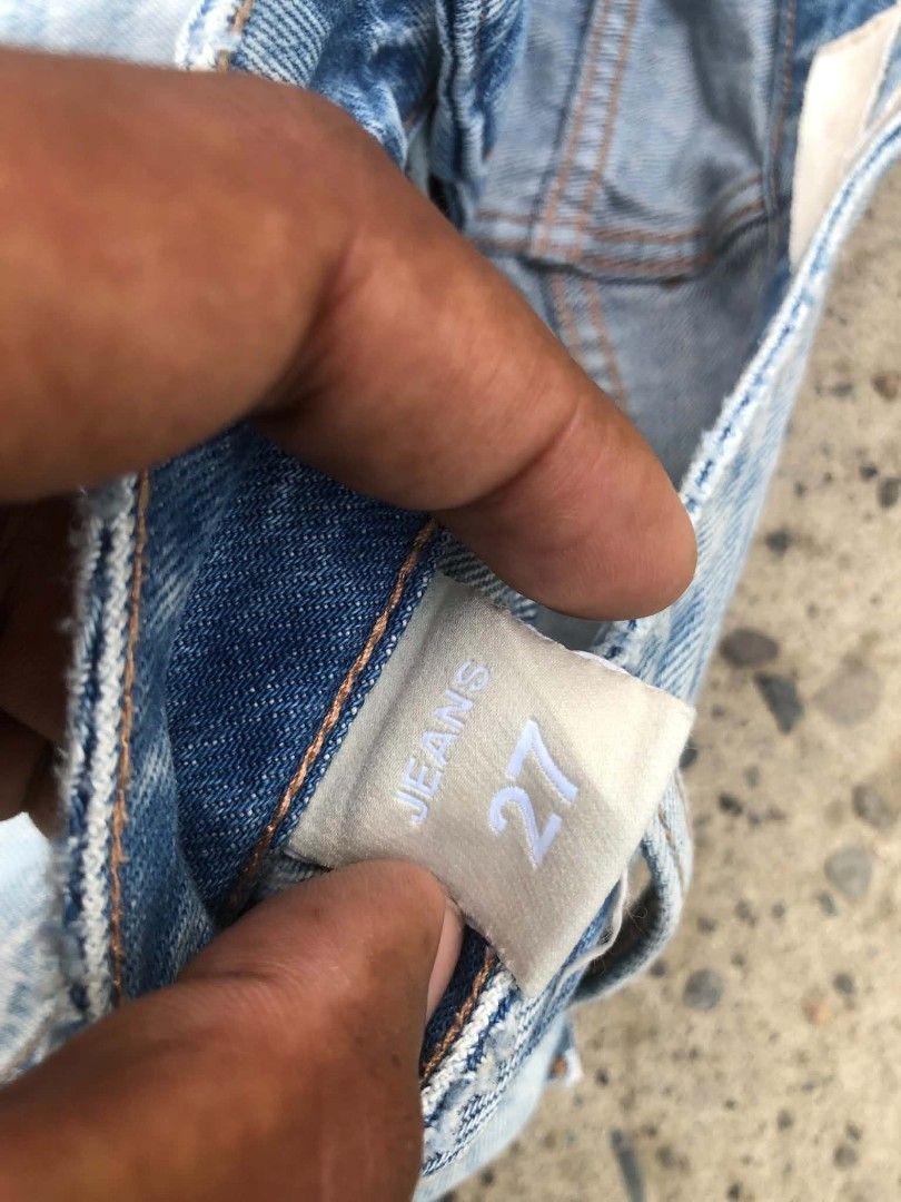 FLOWER ( UNISEX ) (Category: Jeans) located in Cabagan. Submitted by ukayflips (Listing ID 1460430918, Image 3). Description: DIMES W 28'29 TH 13.5 L 41.5 H 10.5 EXCELLENT CONDITION COMPLETE TAGS HEAVY AND HARD DENIM ISSUE ❌.