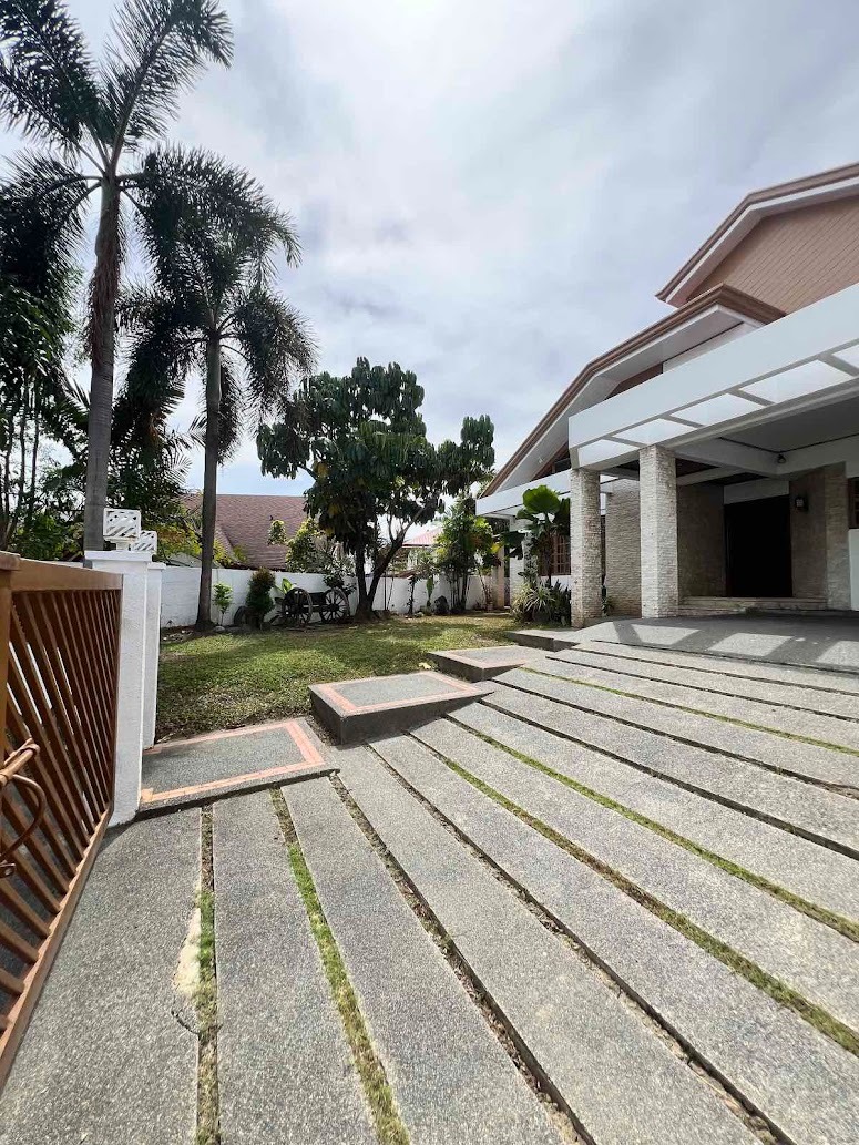 (Category: ) located in . Submitted by luxerealtyph (Listing ID 1460469217, Image 1). Description: .