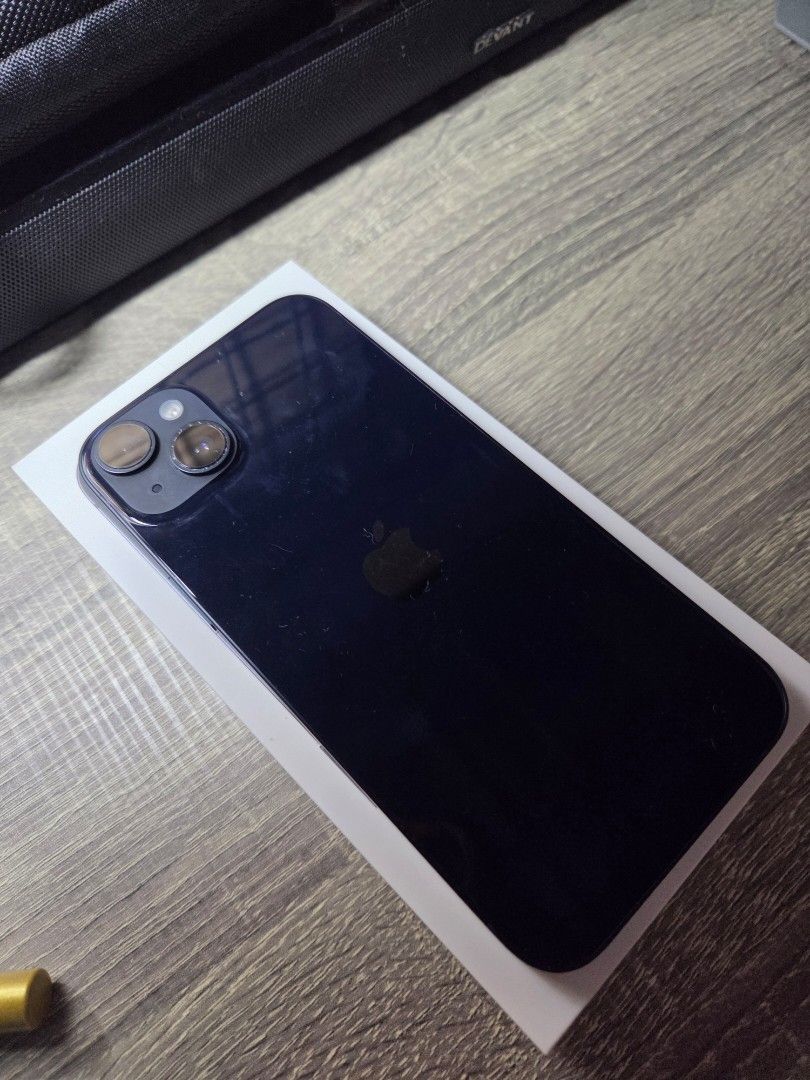 For Sale! Iphone 14 Plus 128GB Midnight (Category: iPhone 14 Series) located in Santo Tomas. Submitted by llex_00 (Listing ID 1460457353, Image 2). Description: Iphone 14 Plus 128GB in Midnight - Minimal flaws - With original box and charging cord - 85% Battery Health - IOS 26 - No carrier lock - lady-owned (my mother used it for messaging and light gaming lang) Rfs: upgraded to a new phone; this will no longer be used loc: Sto. Tomas, Batangas.