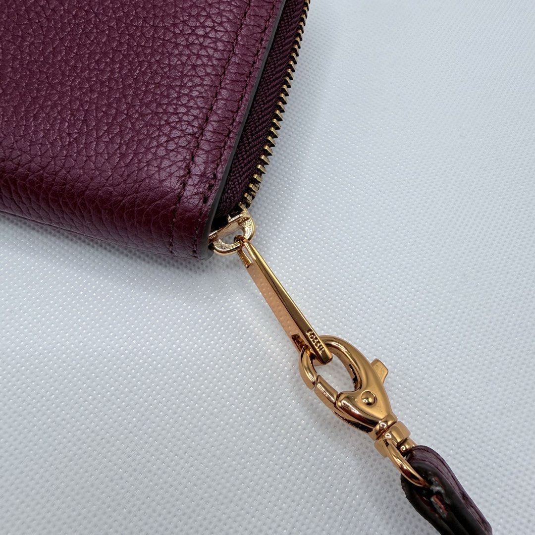 FOSSIL LONG WALLET (unused) (Category: Wallets & Card holders) located in Quezon City. Submitted by ajandstevenshopscorner (Listing ID 1460392047, Image 3). Description: .